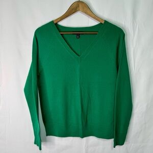 Banana Republic Green V-Neck Women's Sweater